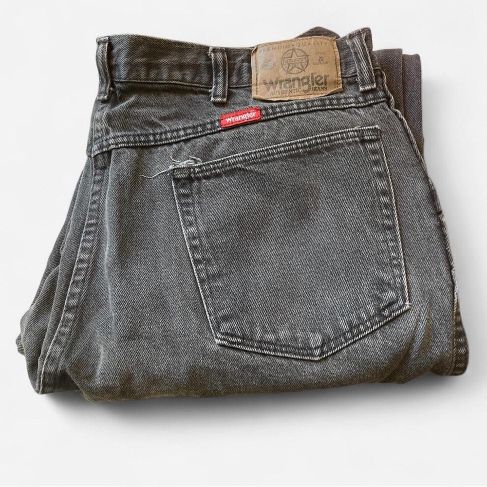 Wrangler Men's Faded Black Classic Straight Jeans